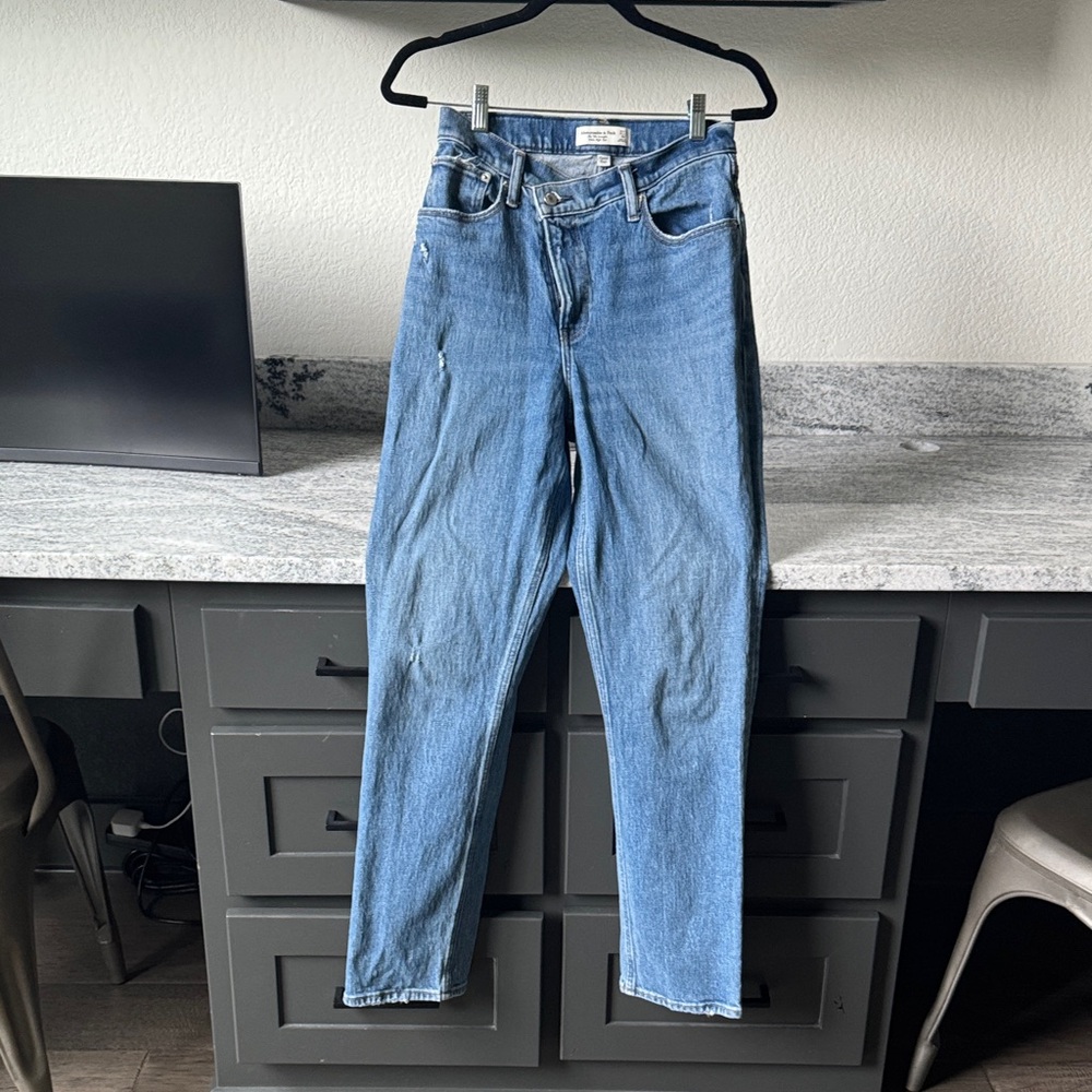 Abercrombie & Fitch Women's Straight Leg Blue Jeans